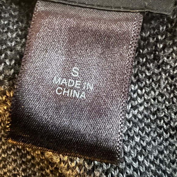 Ann Taylor ladies, long sleeve cardigan excellent condition small dry cleaned - Picture 10 of 11